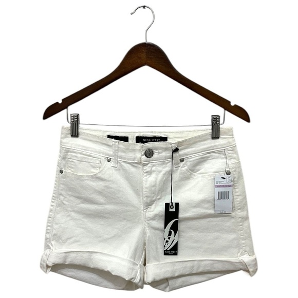 074 Nine West | Jordan NWT White Stretch Denim Shorts Cuffed Hem (Size 6,28) - Picture 1 of 12